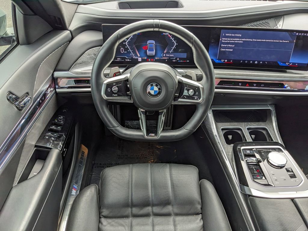 Used 2025 BMW 740i image 15