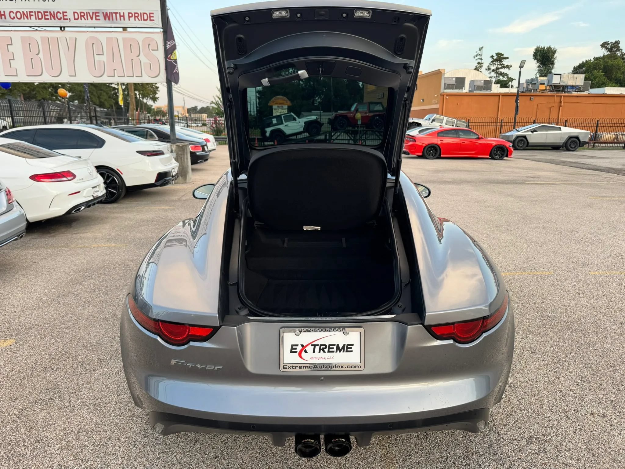 Used 2020 Jaguar F-TYPE Coupe RWD image 35