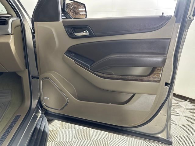 Used 2019 Chevrolet Suburban LT w/ Luxury Package image 30
