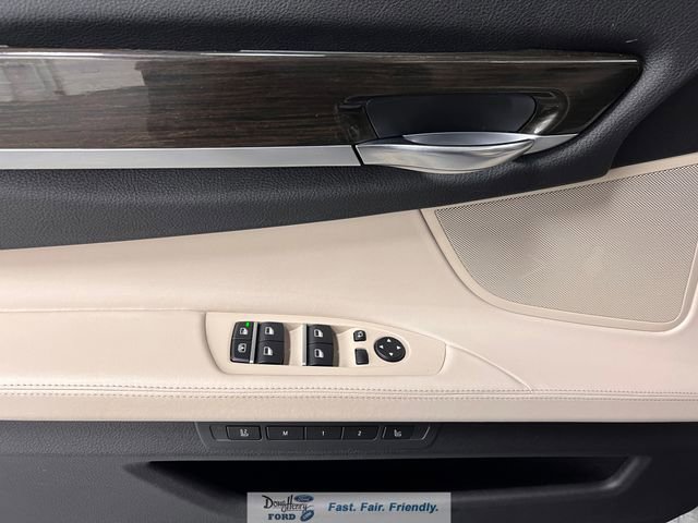 Used 2011 BMW 750i image 19