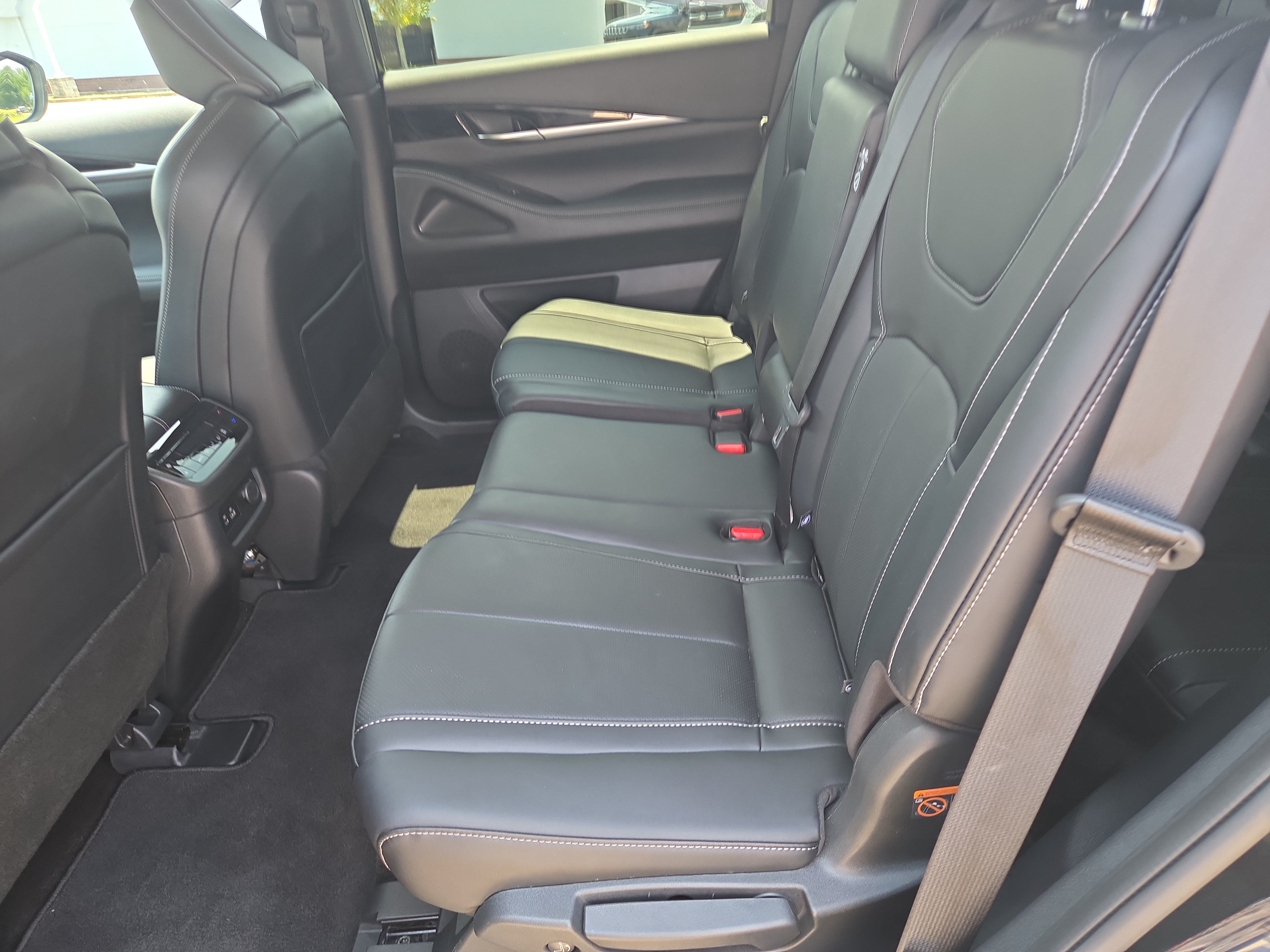 Used 2024 INFINITI QX60 Pure AWD/4WD image 7