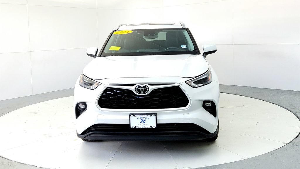 Certified 2024 Toyota Highlander XLE AWD/4WD image 8