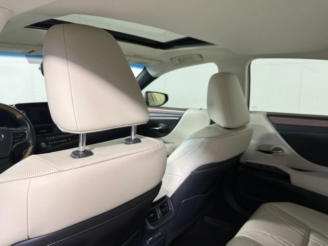 Used 2025 Lexus ES 300h w/ Technology Package FWD image 25