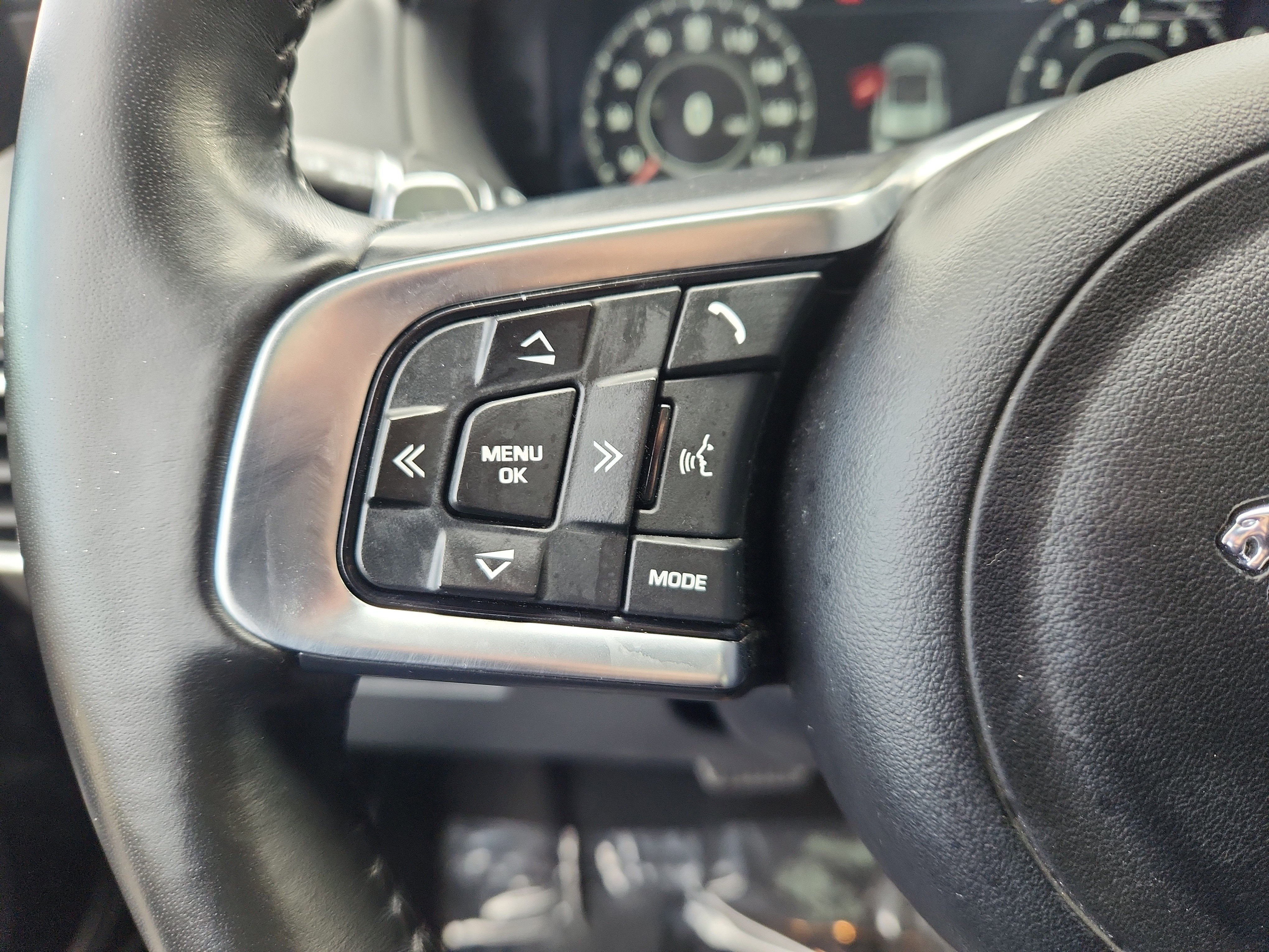 Used 2019 Jaguar F-PACE S image 19