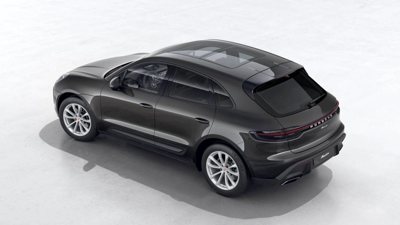 Certified 2026 Porsche Macan AWD/4WD image 8