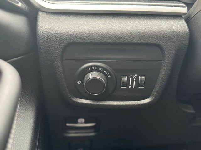 Used 2022 Jeep Grand Cherokee Altitude image 30