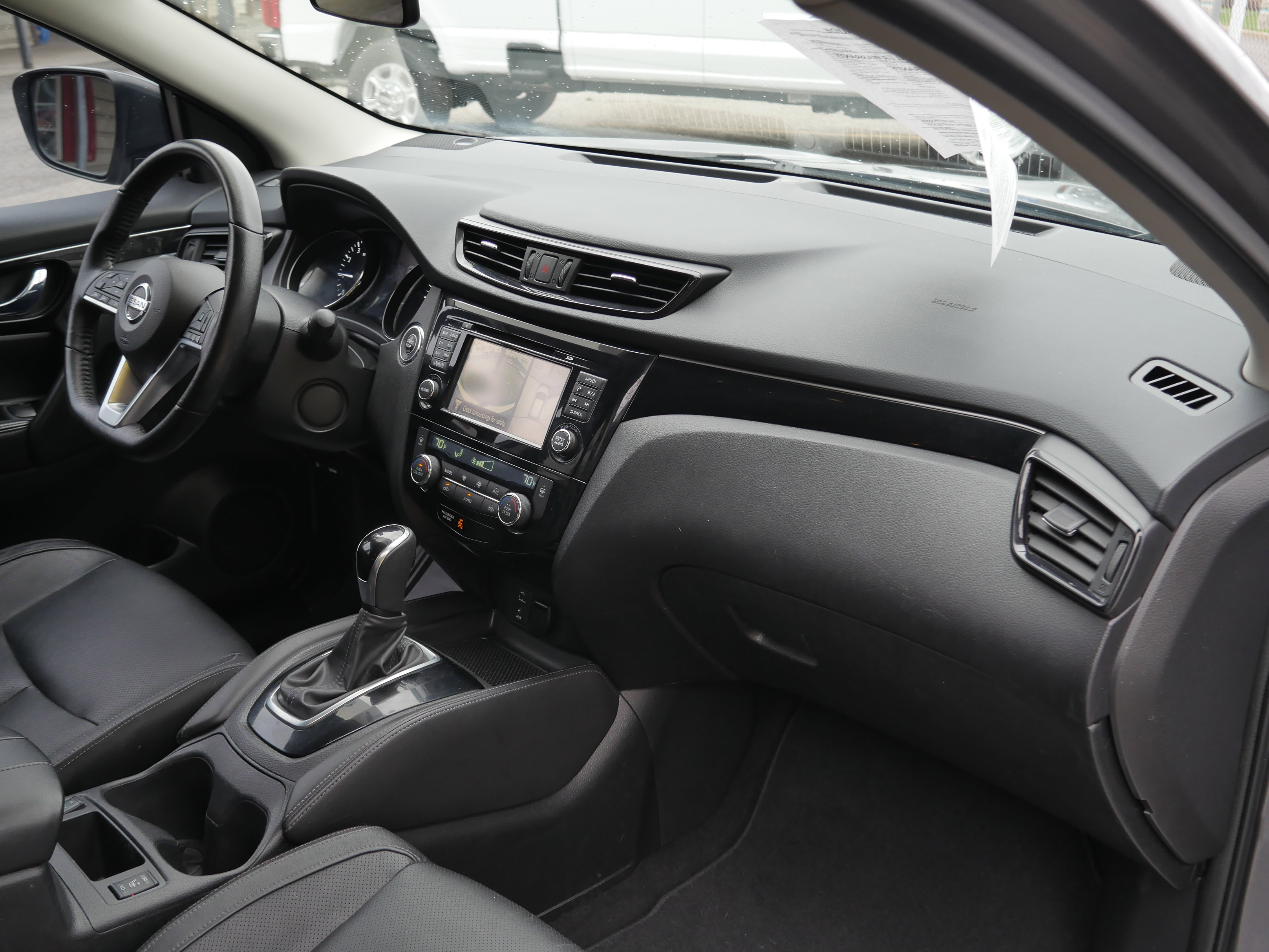 Used 2017 Nissan Rogue Sport SL image 25