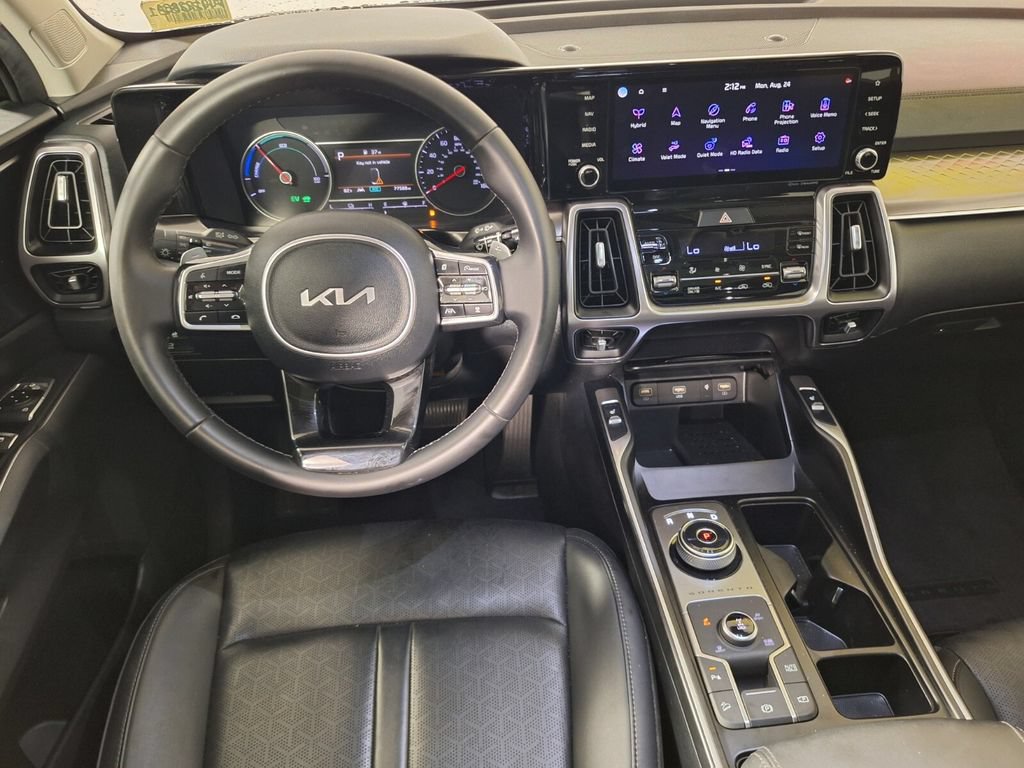 Used 2022 Kia Sorento EX w/ Panoramic Sunroof Package AWD/4WD image 9