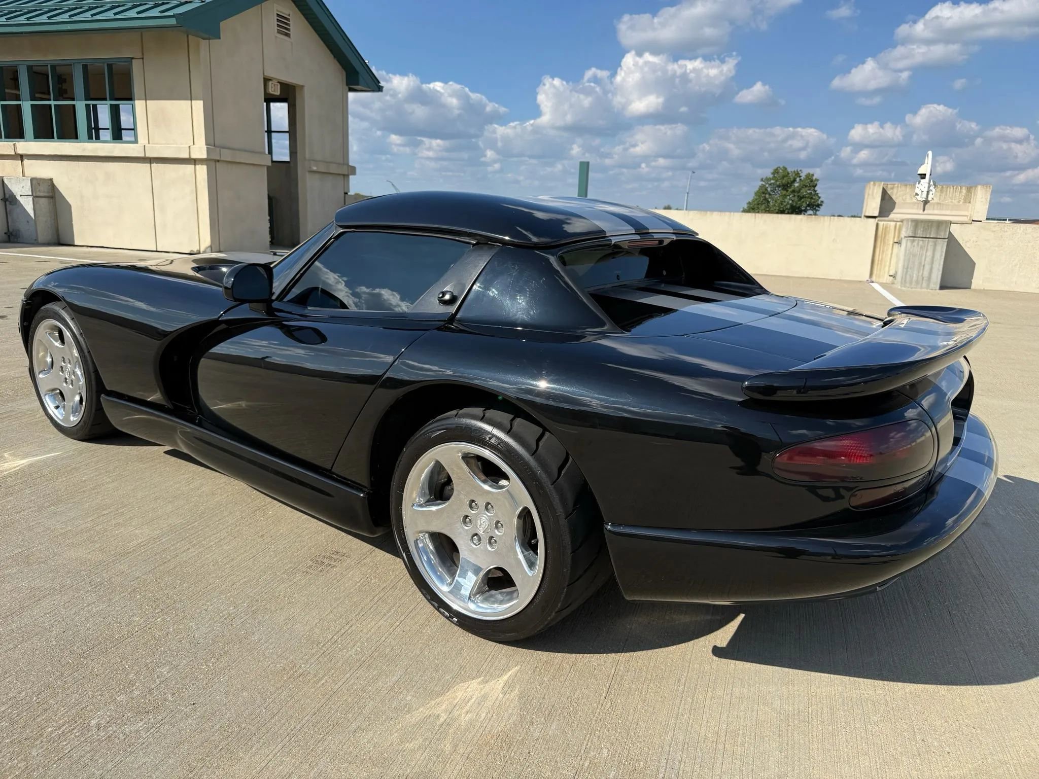 Used 2000 Dodge Viper RT/10 image 8