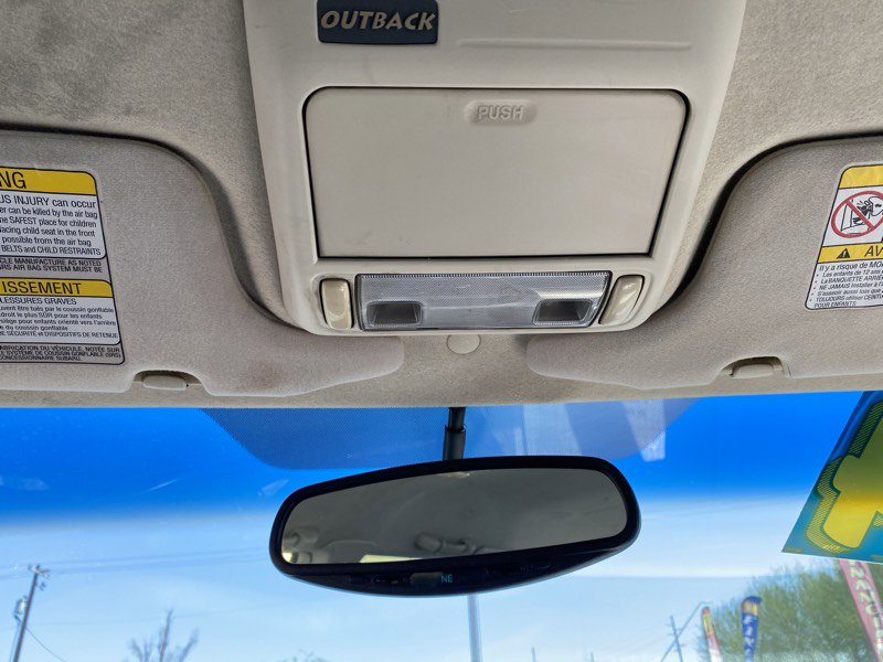 Used 2004 Subaru Outback Wagon image 35
