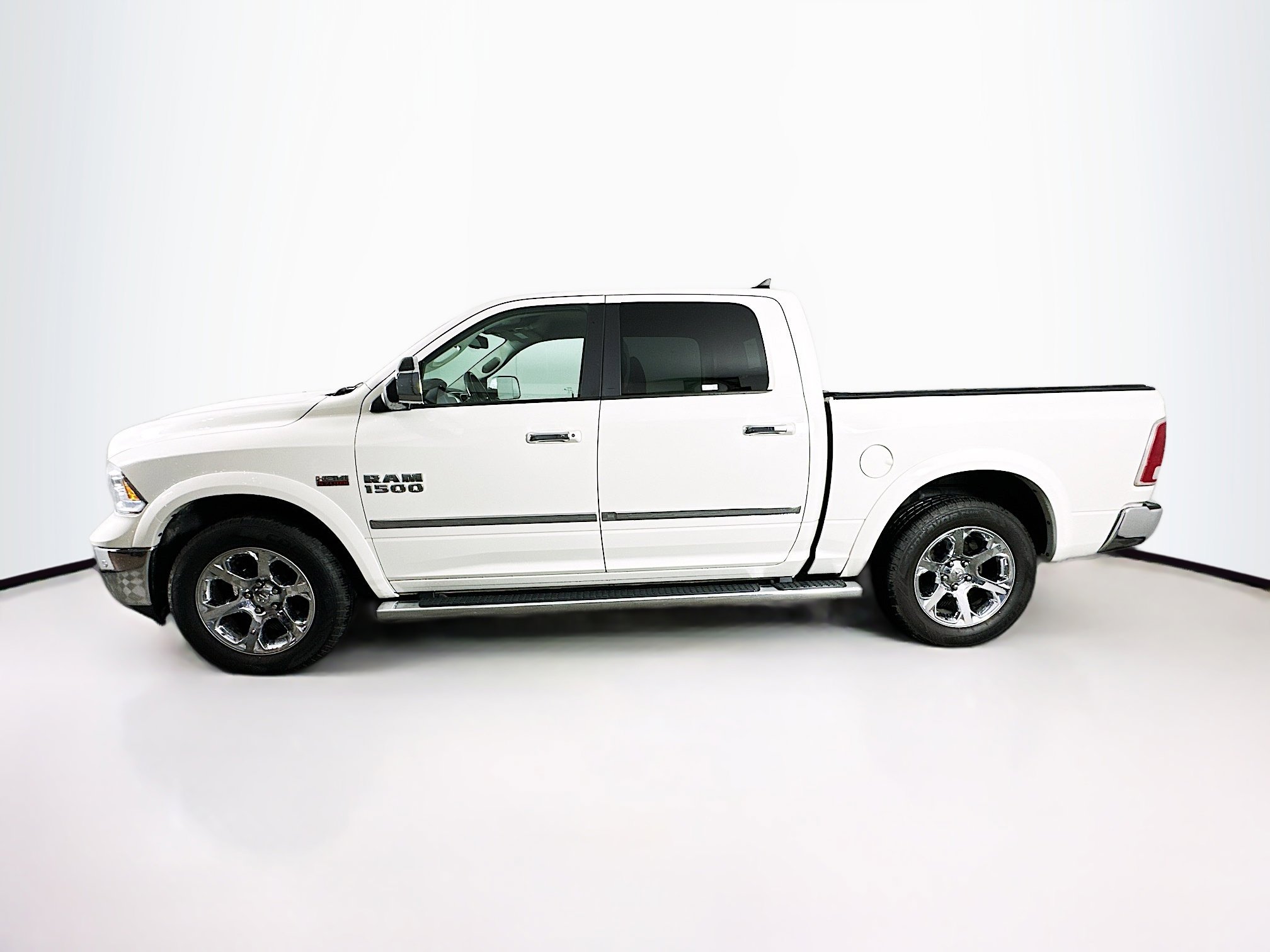 Used 2016 RAM 1500 Laramie w/ Convenience Group image 4