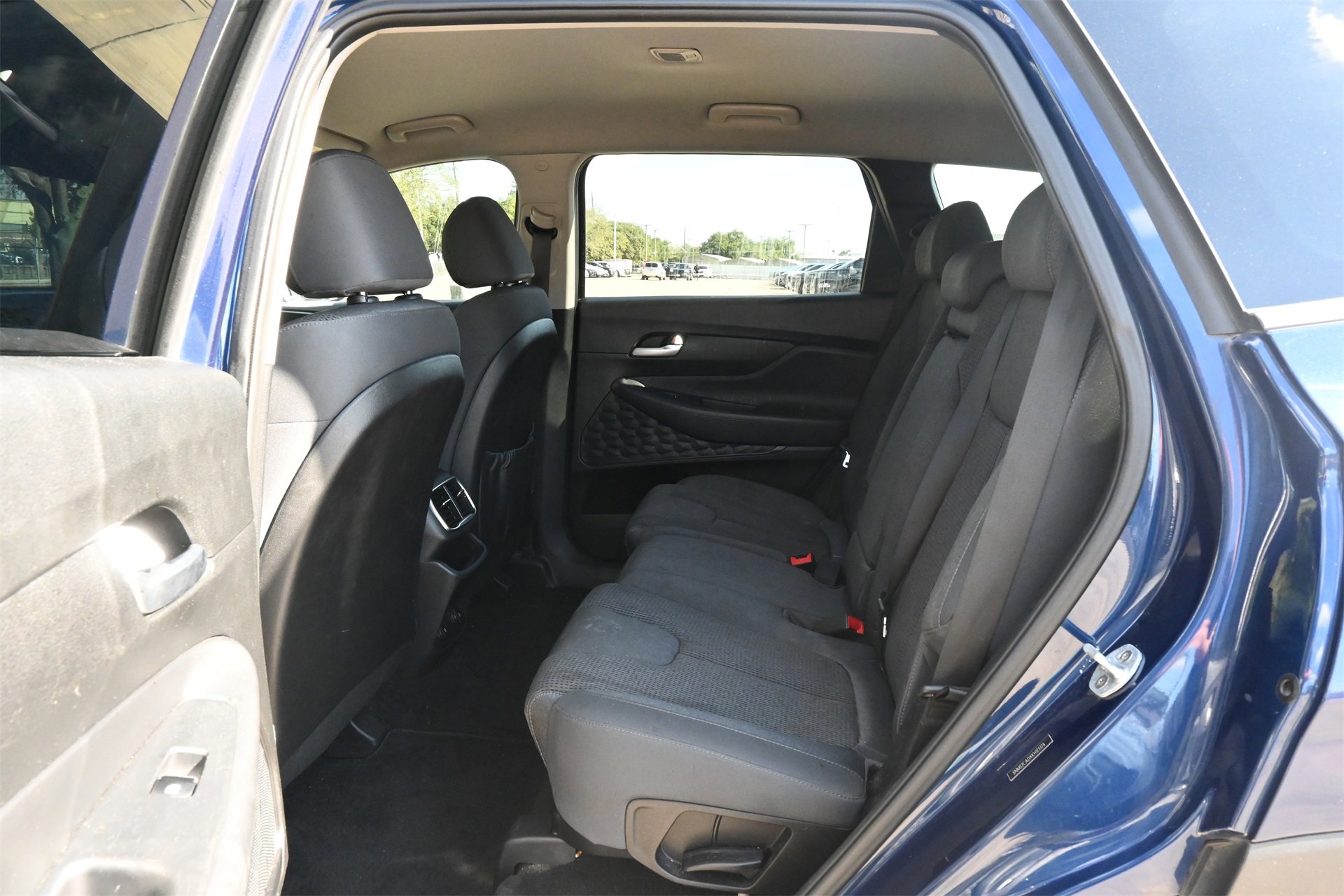 Used 2019 Hyundai Santa Fe SE image 18