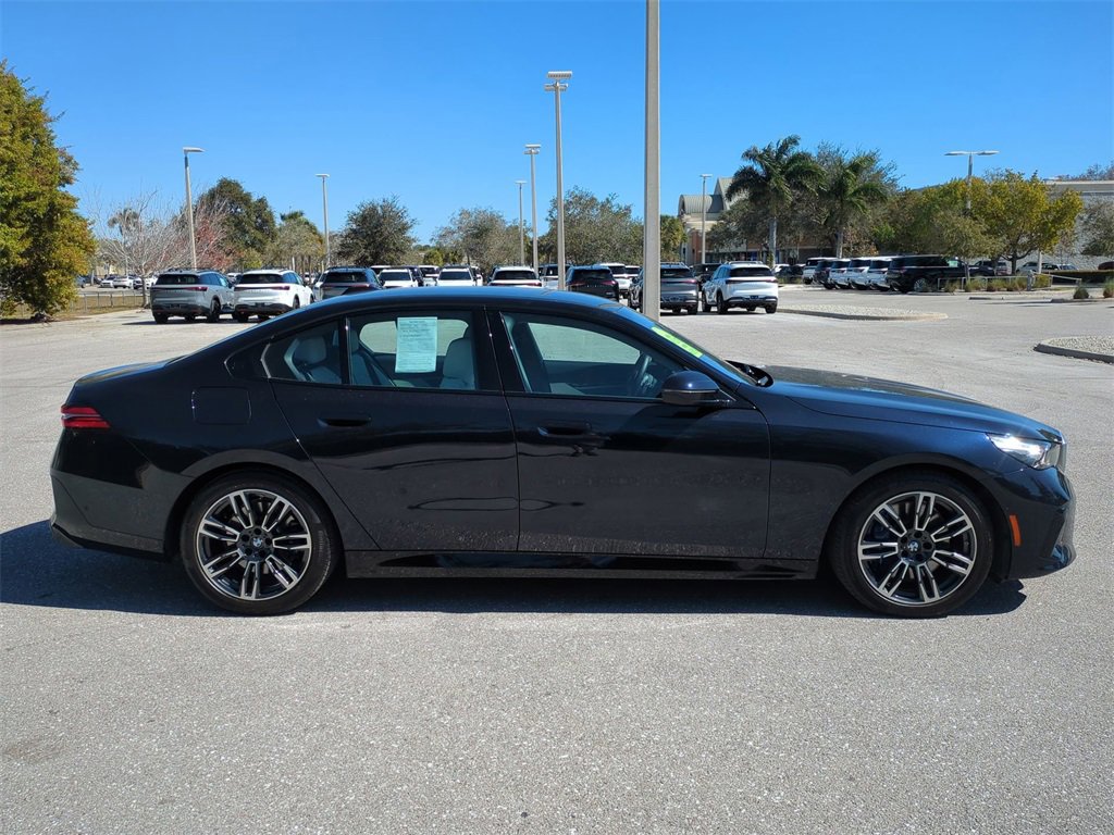 Used 2024 BMW 540i xDrive w/ M Sport Package image 3