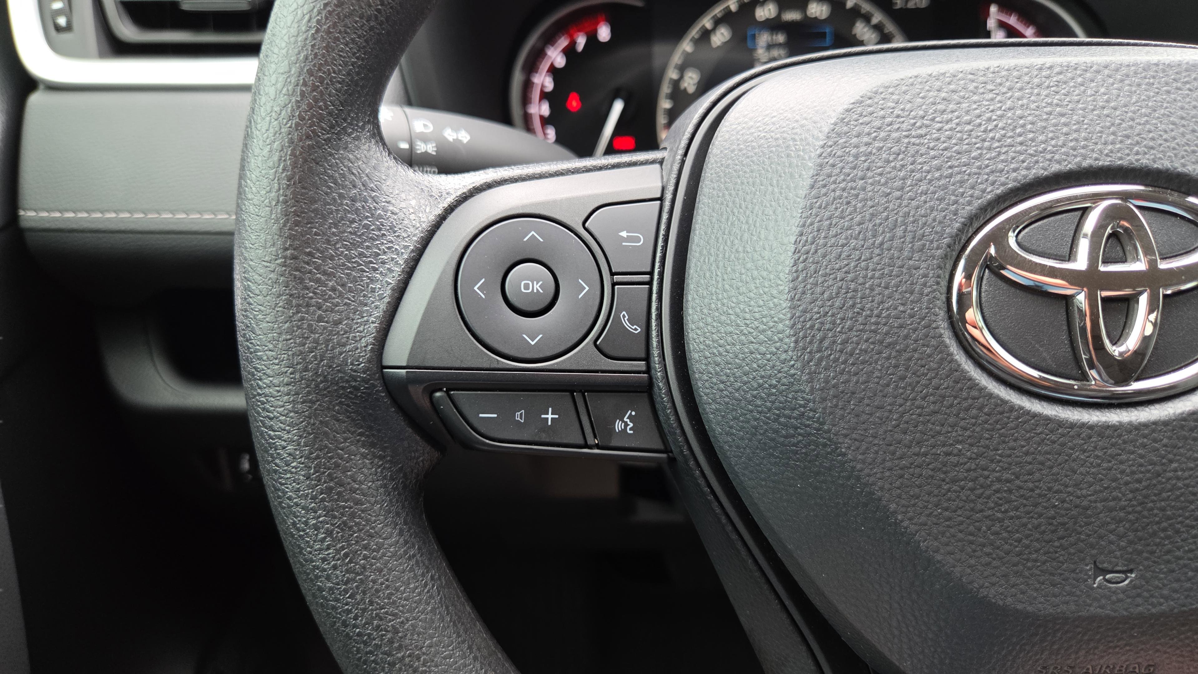 Certified 2025 Toyota RAV4 XLE image 26