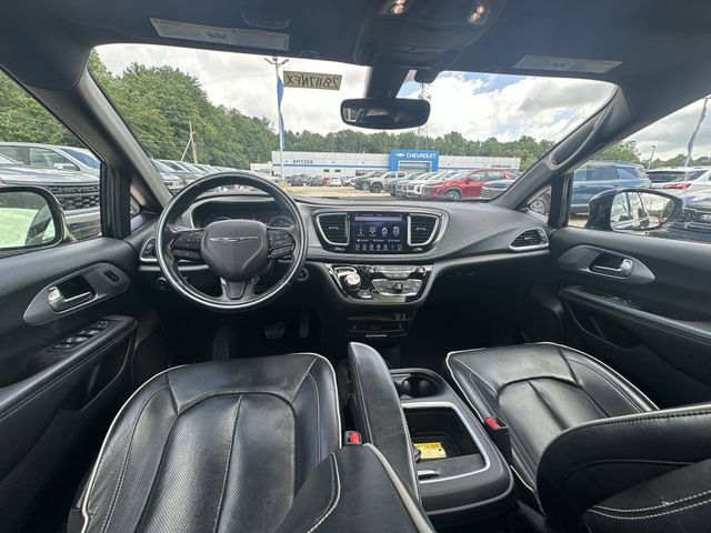 Used 2018 Chrysler Pacifica Limited w/ S Appearance Package FWD image 23