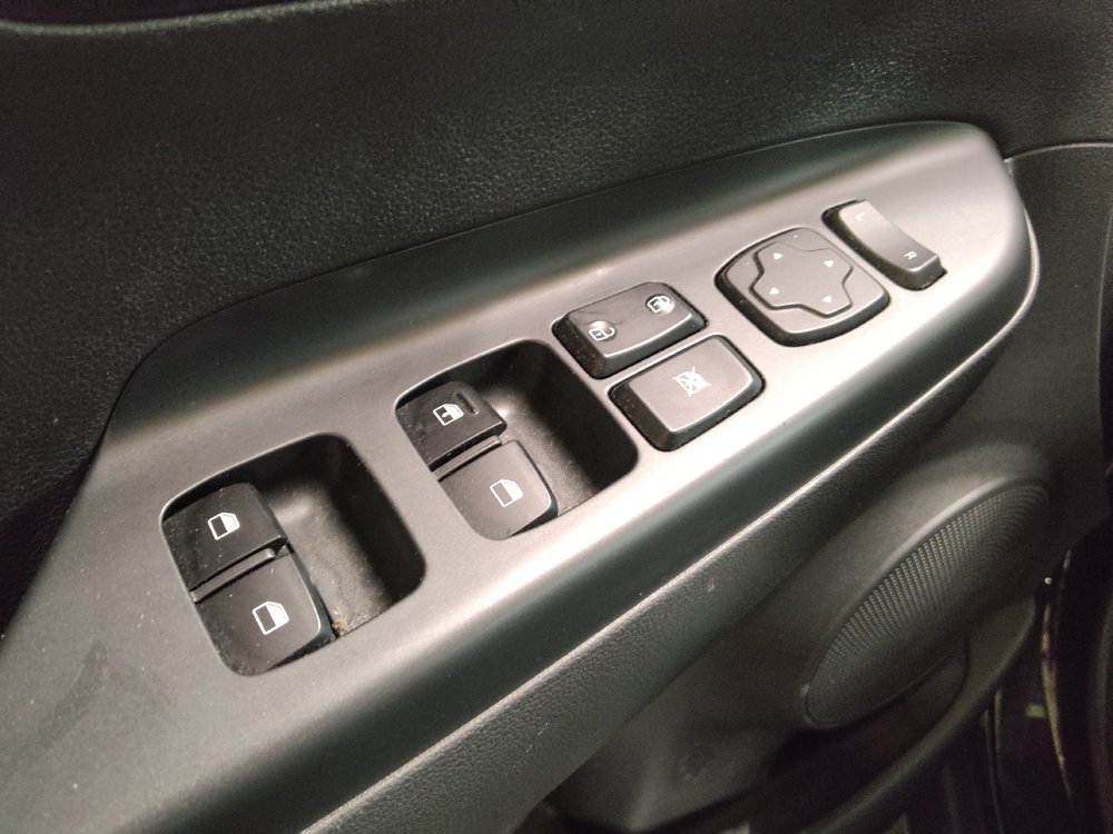Used 2022 Hyundai Kona SEL FWD image 27