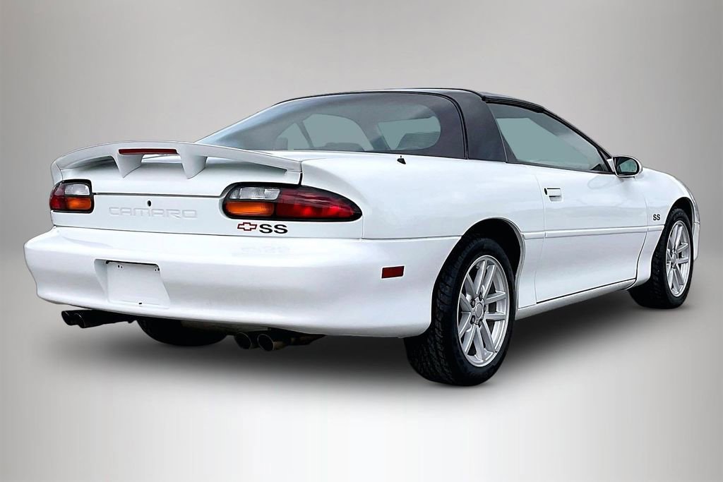 Used 2000 Chevrolet Camaro Z28 w/ SS Performance/Appearance Pkg image 5