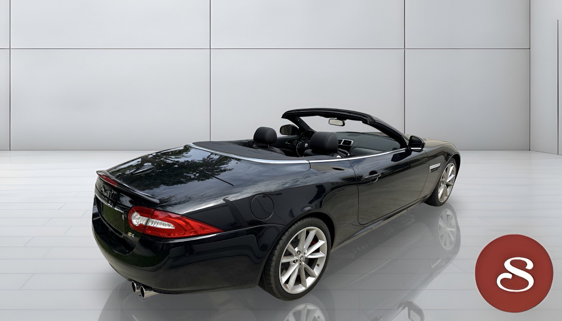 Used 2012 Jaguar XKR R RWD image 12