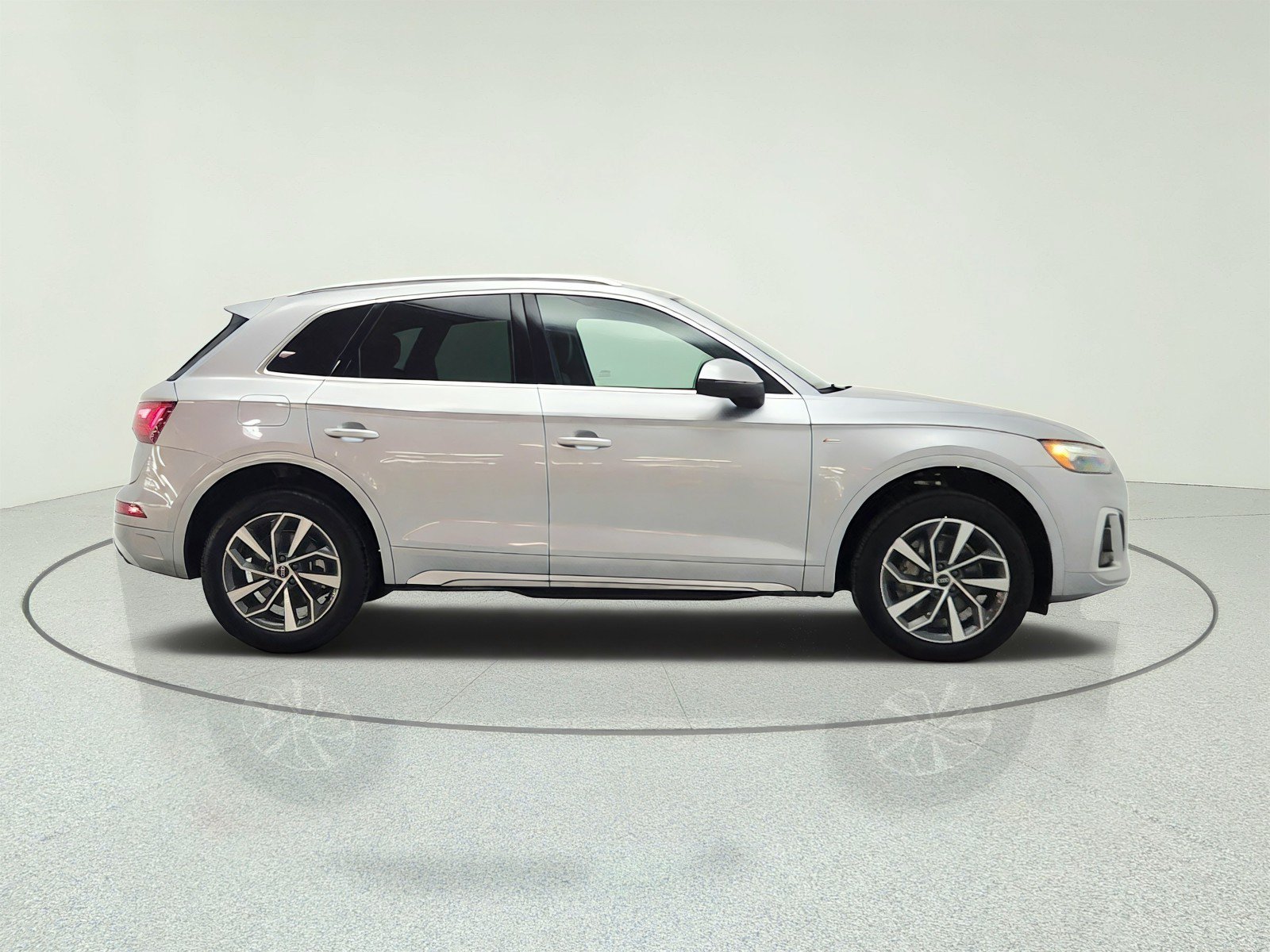 Used 2023 Audi Q5 2.0T Premium Plus w/ Premium Plus Package AWD/4WD image 4