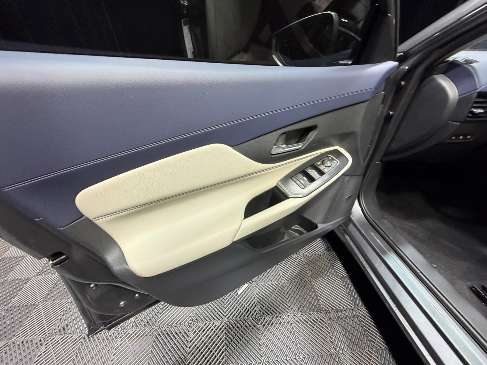 New 2026 Nissan Sentra SL w/ Floor Mat Package FWD image 13