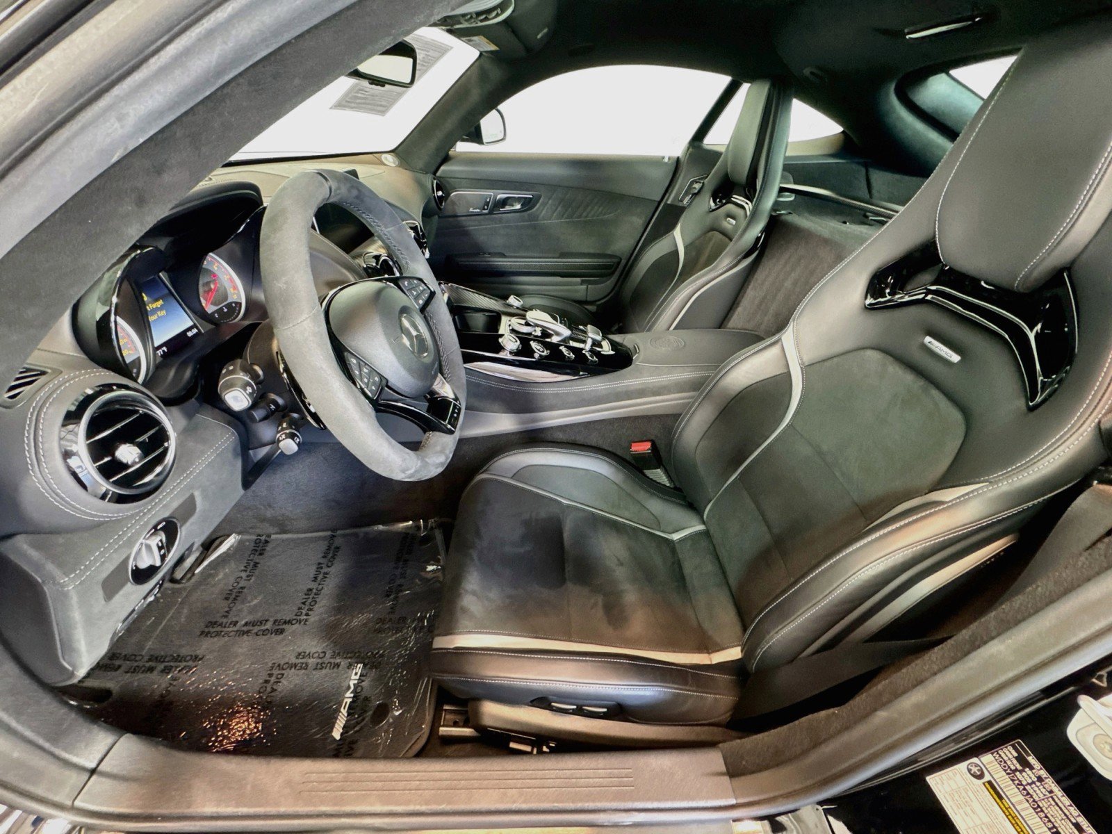 Used 2018 Mercedes-Benz AMG GT R image 5