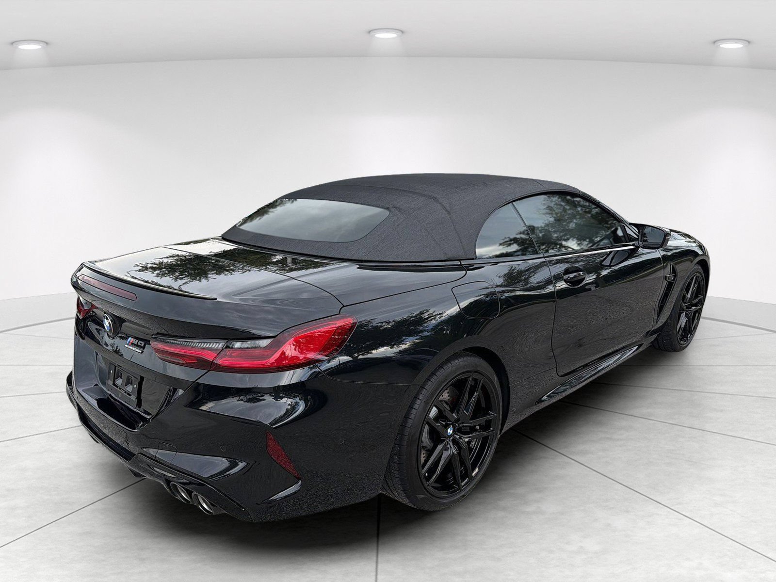 Used 2024 BMW M8 Competition AWD/4WD image 4