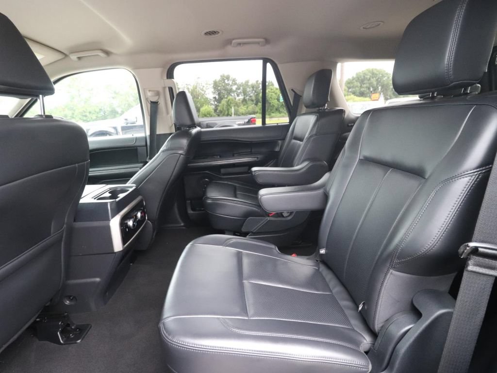 Certified 2024 Ford Expedition XLT RWD image 9