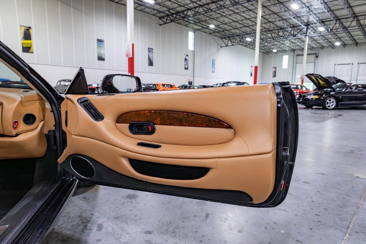 Used 1997 Aston Martin DB7 Volante RWD image 40
