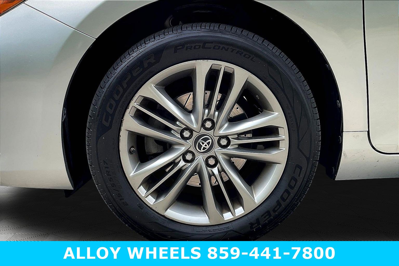 Used 2017 Toyota Camry SE w/ Protection Package (Q2) FWD image 10