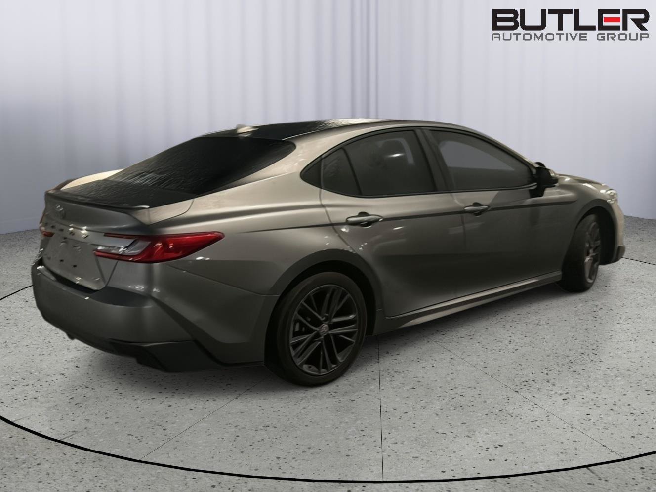 Used 2025 Toyota Camry SE w/ Convenience Package FWD image 7