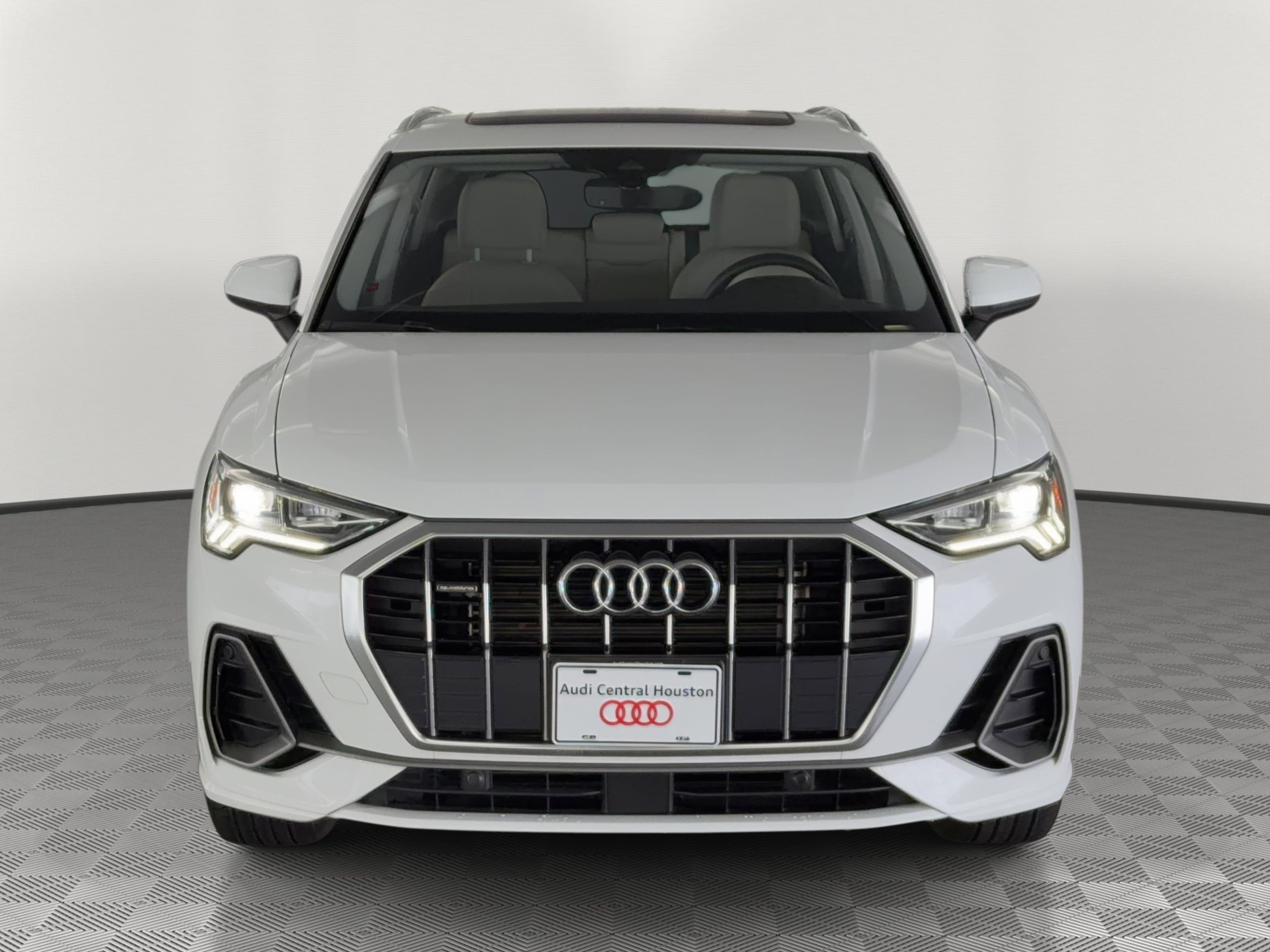 Certified 2025 Audi Q3 2.0T Premium w/ Convenience Package image 6