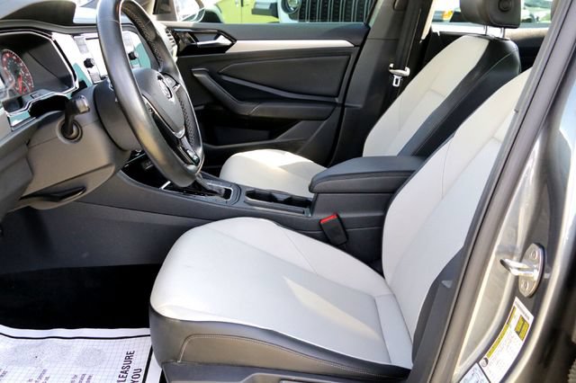 Used 2020 Volkswagen Jetta R-Line w/ R-Line Cold Weather Package FWD image 10