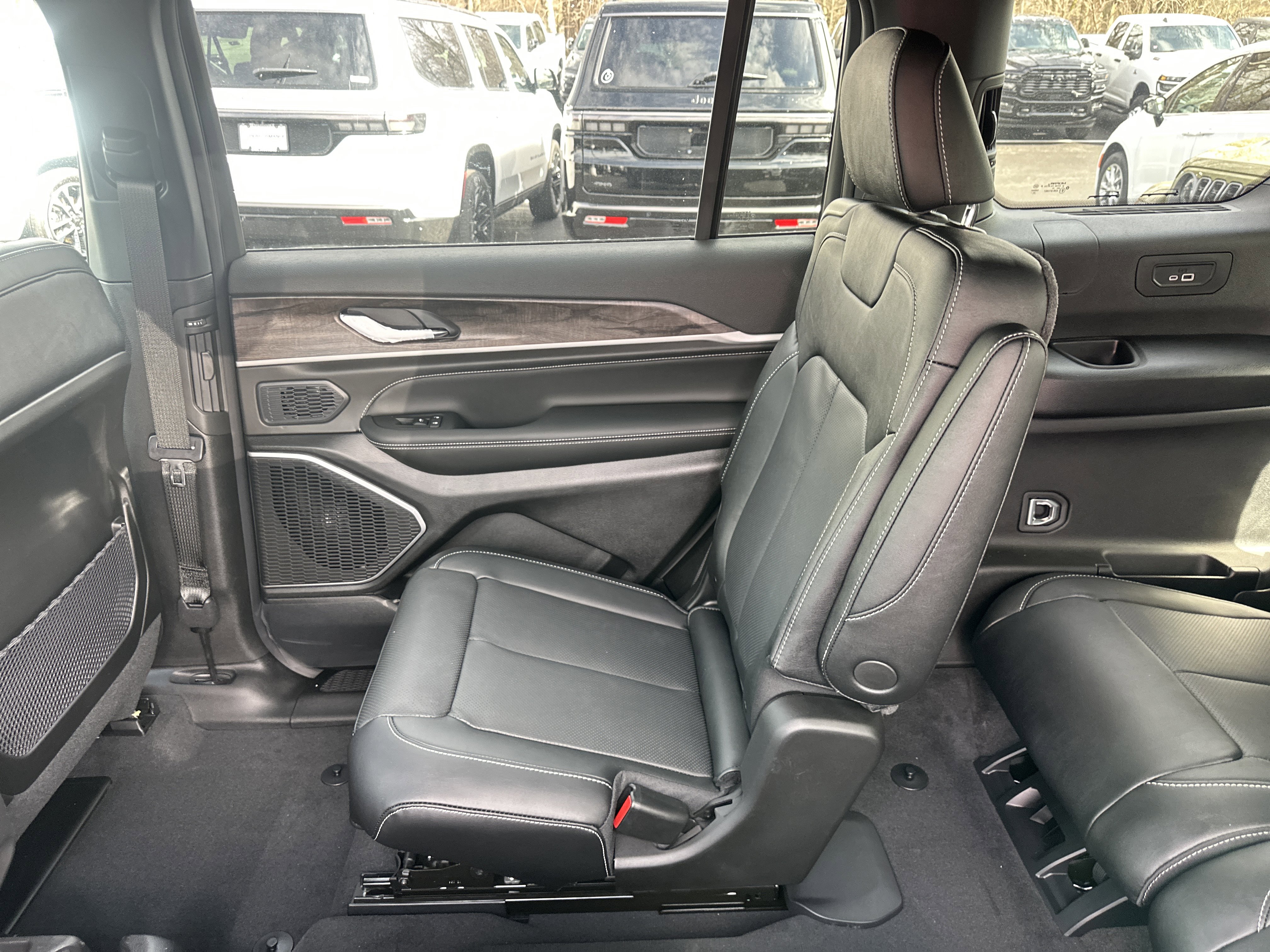 New 2026 Jeep Grand Cherokee L Limited image 28