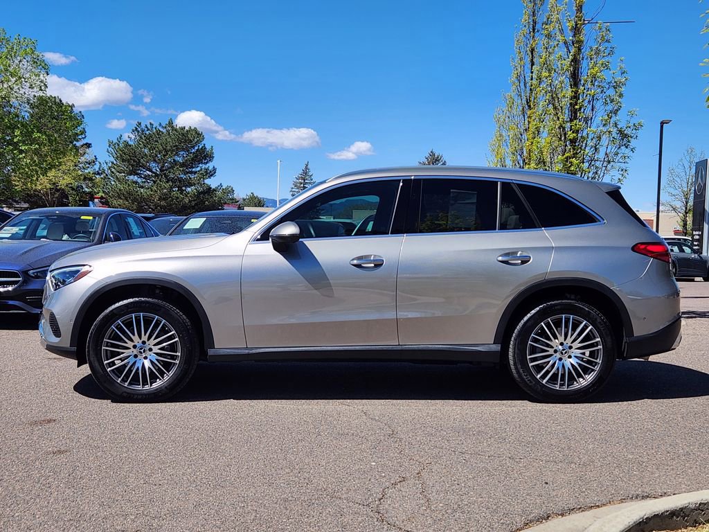 Used 2024 Mercedes-Benz GLC 300 4MATIC image 4