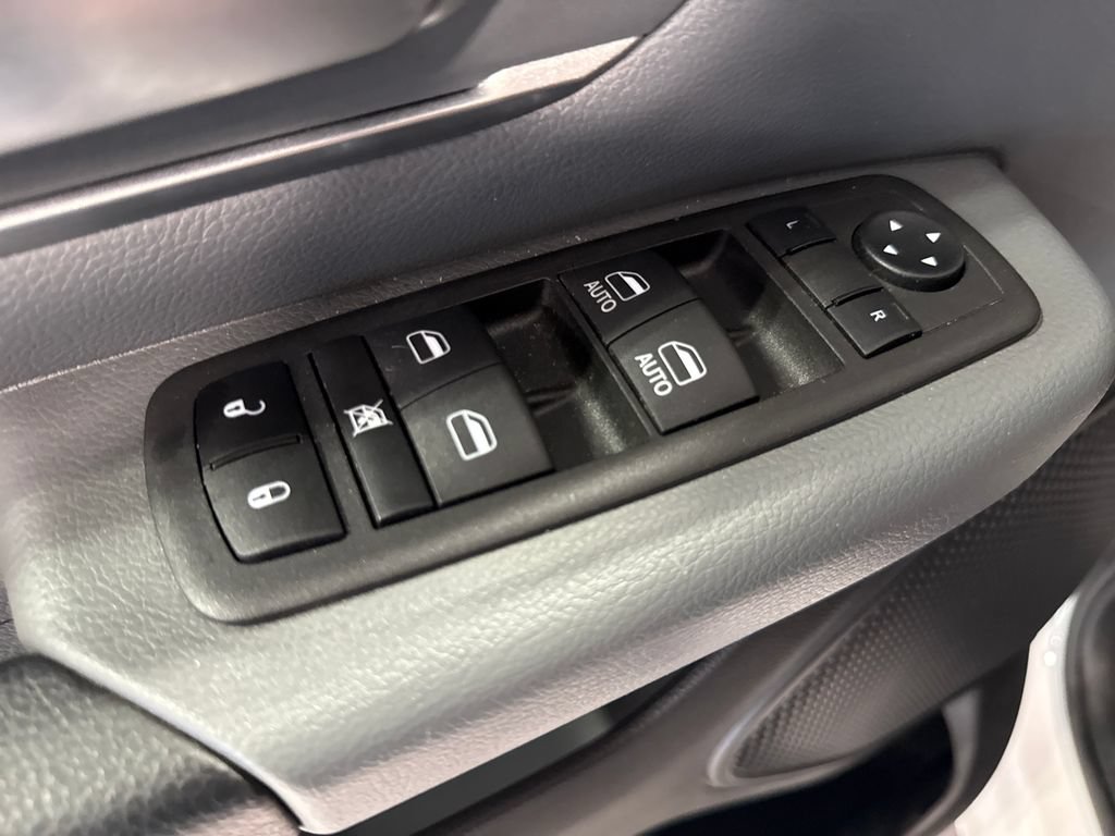 Used 2022 RAM 1500 Big Horn AWD/4WD image 30