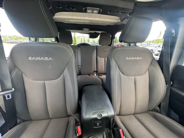 Used 2016 Jeep Wrangler Unlimited Sahara AWD/4WD image 32