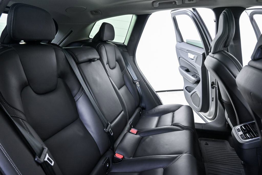 Certified 2023 Volvo XC60 B5 Ultimate image 24