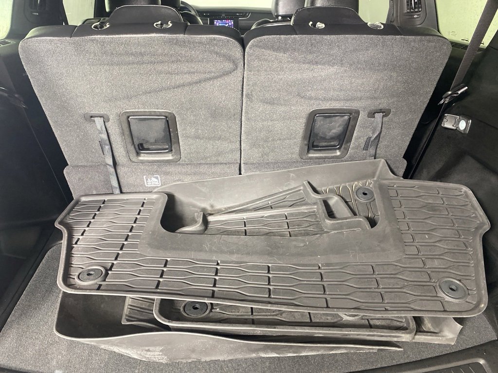 Used 2023 Jeep Grand Cherokee L Laredo image 9