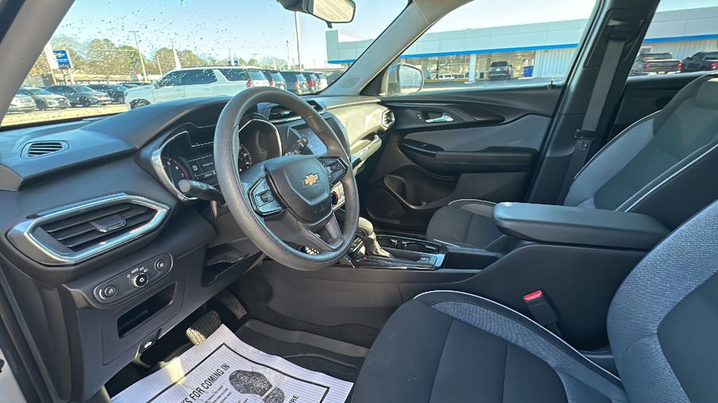 Used 2023 Chevrolet TrailBlazer LT image 11