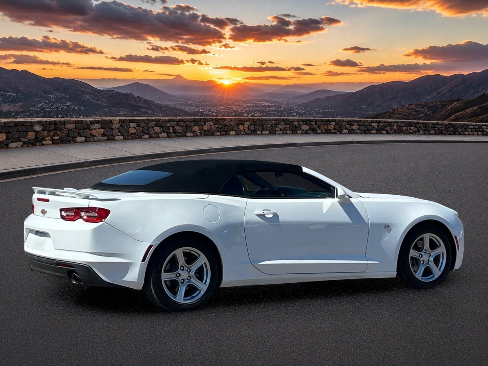 Used 2023 Chevrolet Camaro LT RWD image 5