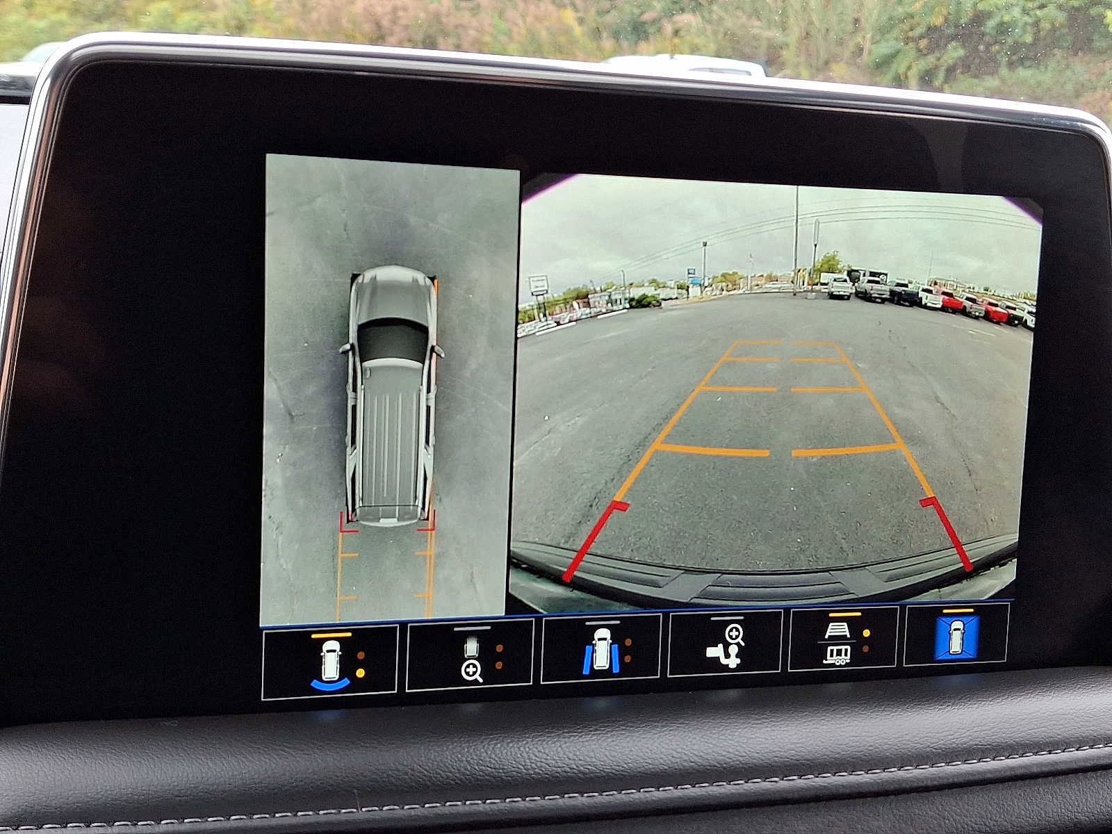 Used 2022 Chevrolet Tahoe Z71 w/ Luxury Package image 21