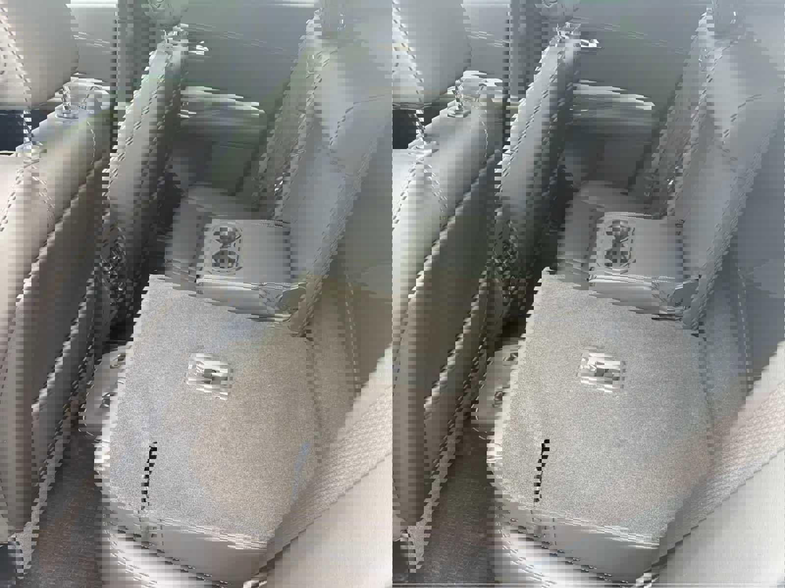 Used 2022 Cadillac XT4 Premium Luxury w/ Enhanced Visibility Package image 25