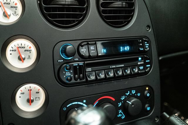 Used 2004 Dodge Viper SRT-10 RWD image 26