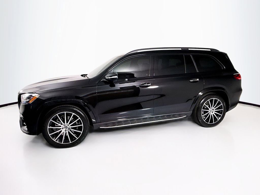 Used 2025 Mercedes-Benz GLS 450 4MATIC image 8