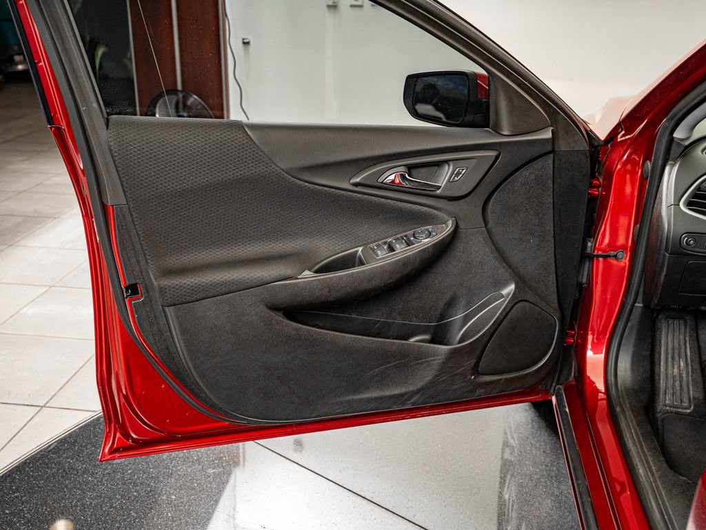 Used 2024 Chevrolet Malibu RS FWD image 16