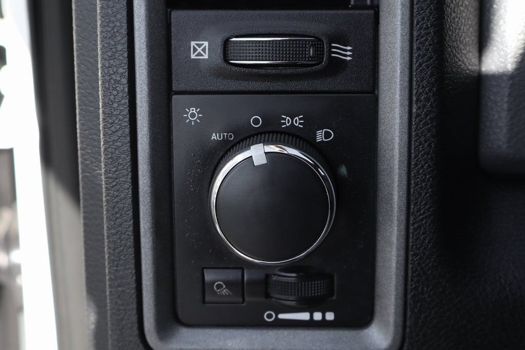 Used 2015 RAM 3500 Tradesman w/ Power & Remote Entry Group RWD image 19