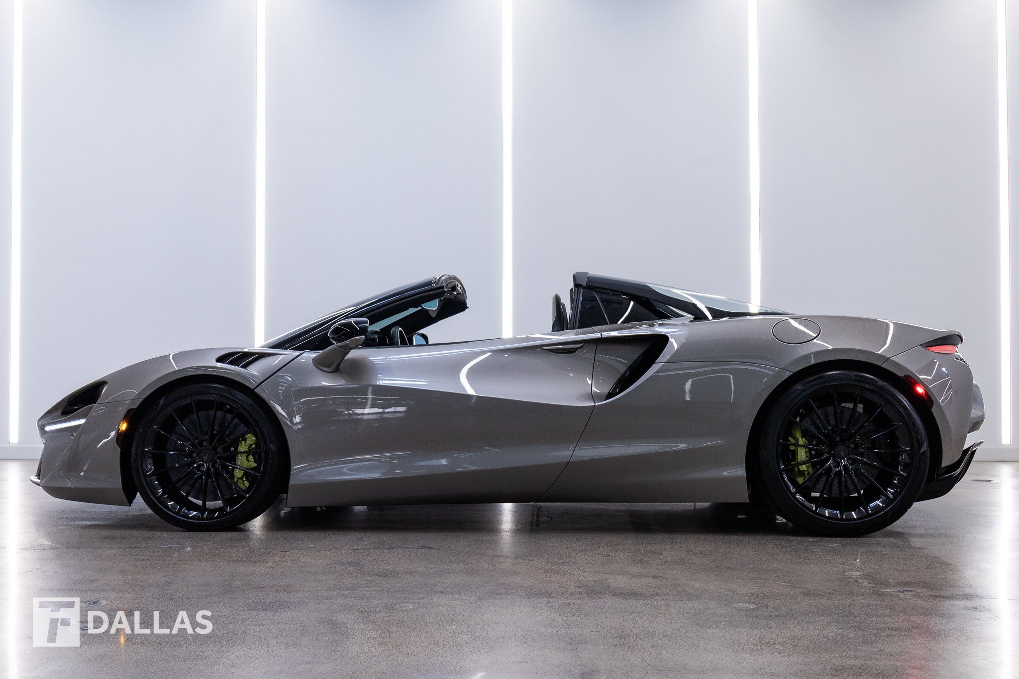 Used 2025 McLaren Artura Spider