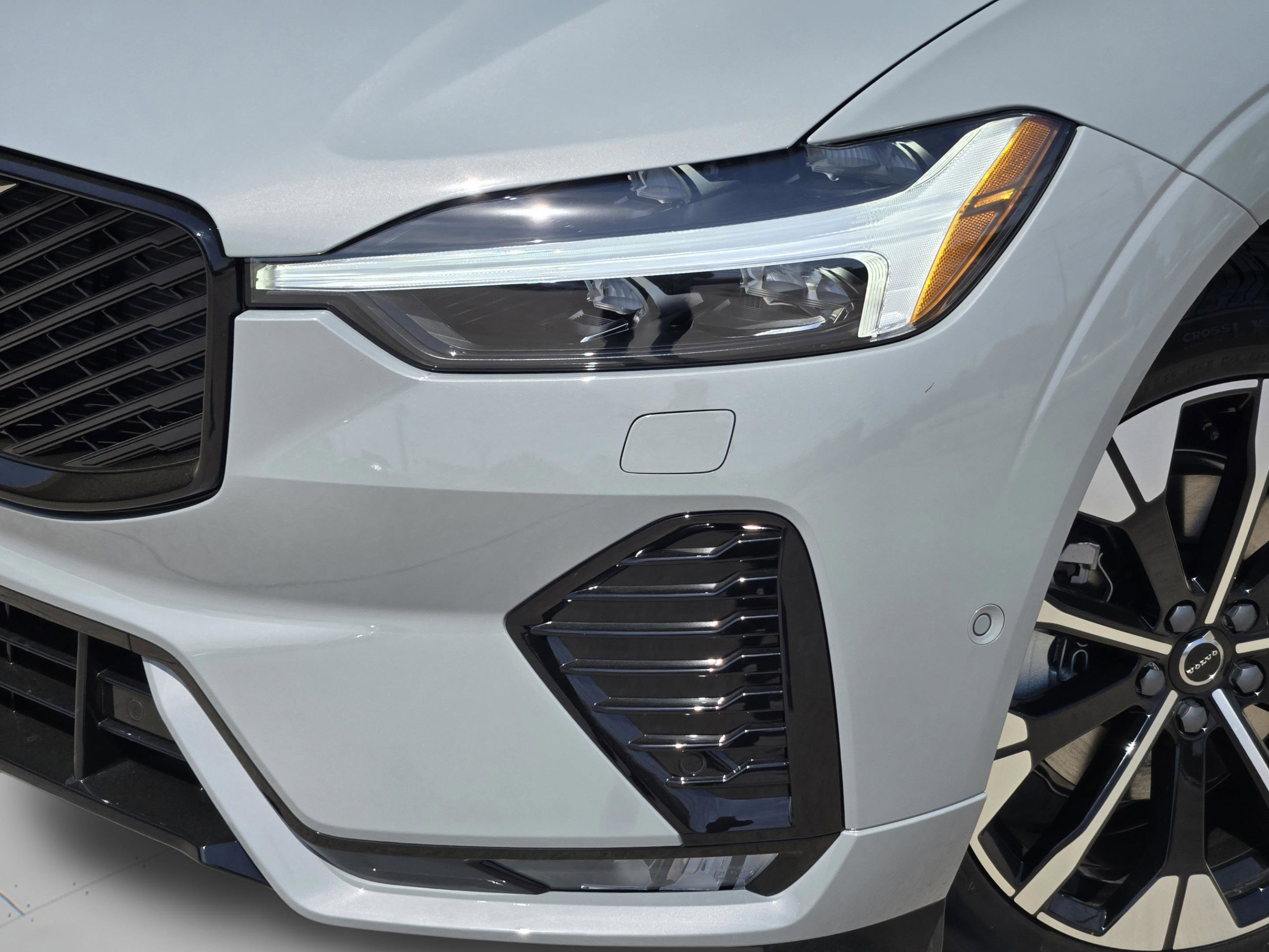 New 2026 Volvo XC60 B5 Plus w/ Protection Package Premier image 10