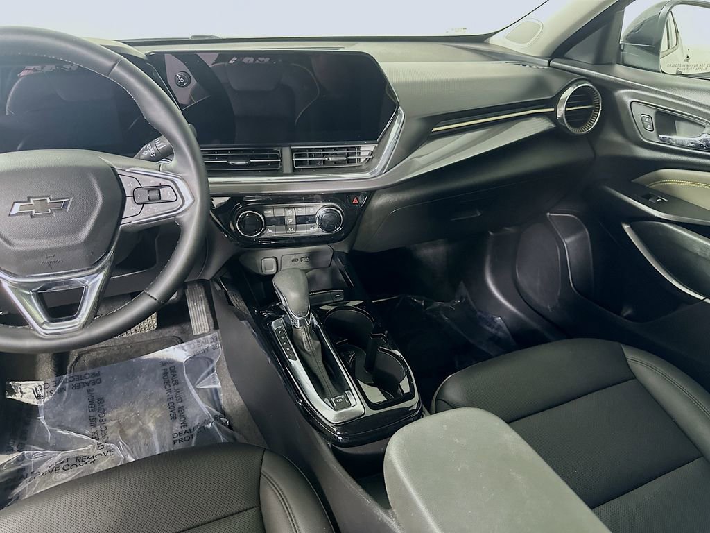 Used 2025 Chevrolet Trax ACTIV image 19