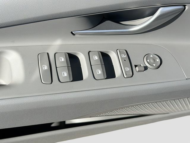 New 2026 Hyundai Elantra SE image 17